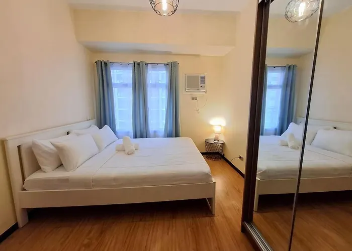 Ample 1br Balcony -40sqm -pet -parking -moa,picc,ccp,wtc Apartamento
