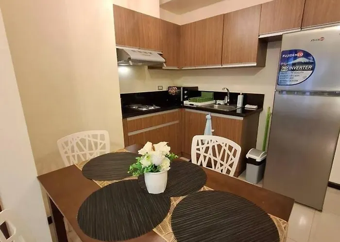 Ample 1br Balcony -40sqm -pet -parking -moa,picc,ccp,wtc