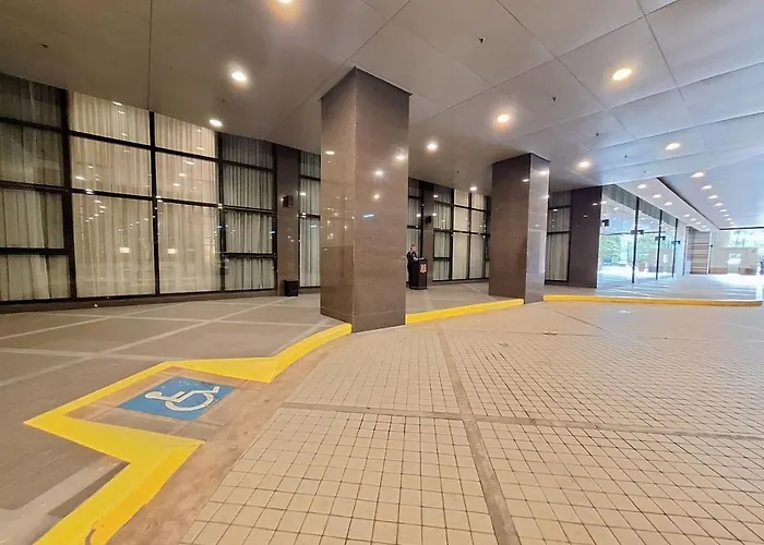 Ample 1Br Balcony -40Sqm -4Pax -Pet -Parking -Moa,Picc,Wtc,Airport شقة مانيلا
