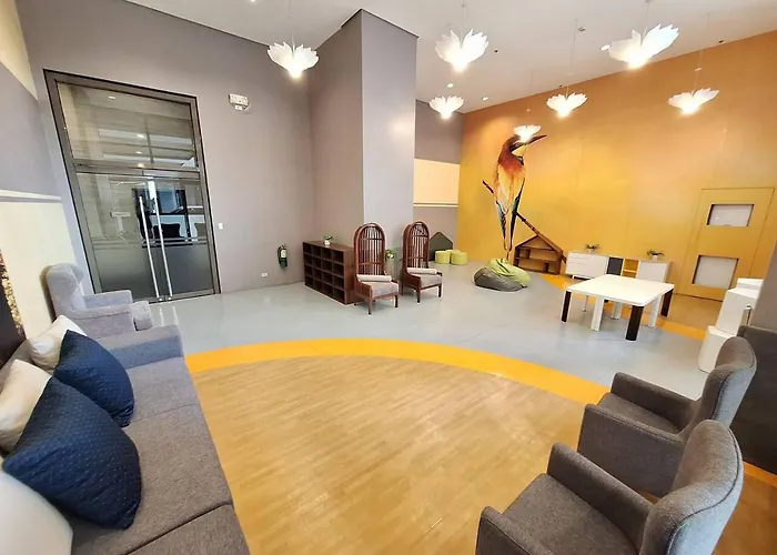 Ample 1br Balcony -40sqm -pet -parking -moa,picc,ccp,wtc Apartamento *