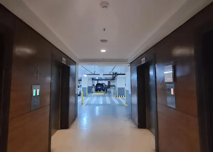 Ample 1br Balcony -40sqm -pet -parking -moa,picc,ccp,wtc Apartamento *